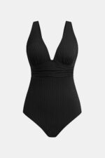 مایو یک‌تکه Cupshe مدل Black Ginger Ribbed & Ruched – مشکی، کبریتی و فرم‌دهنده با یقه هفت عمیق